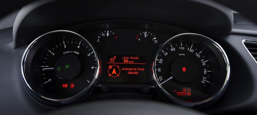  Peugeot 3008 2010 года  (фото 123 из 148)